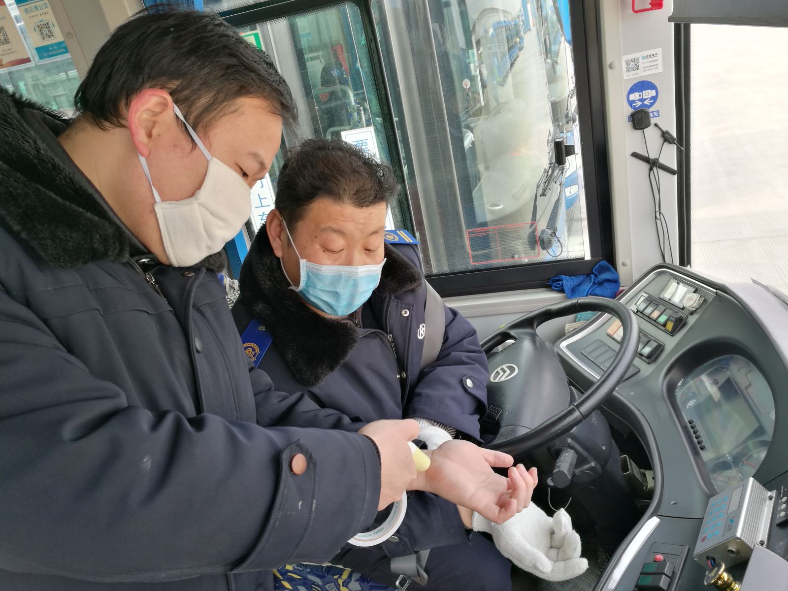 战役情  车歇人不歇